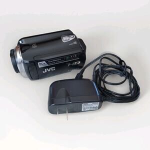 JVC Everio GZ-HD500BU HD Camcorder 80GB HDD Bundle w Original Charger & AV Works
